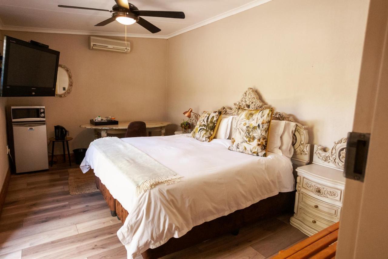 Town And Country Mpumalanga Hotel มิดเดิลเบิร์ก ภายนอก รูปภาพ